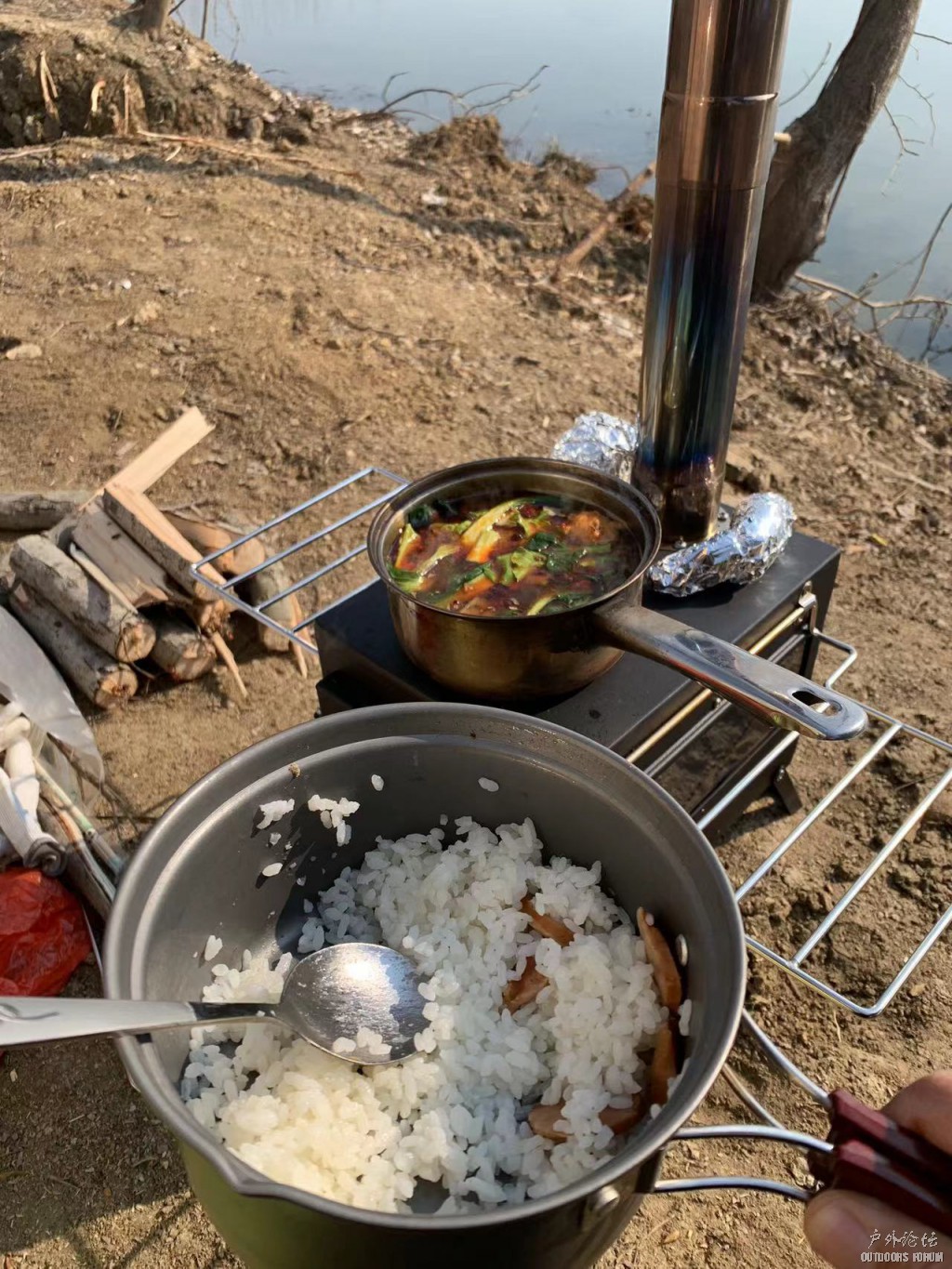 米饭加香肠，麻辣火锅